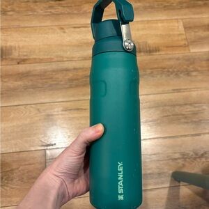 Stanley AquaLight Insulated Water Bottle